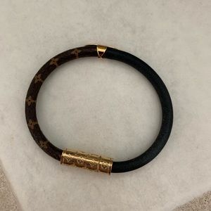 SOLD Louis Vuitton daily confidential bracelet